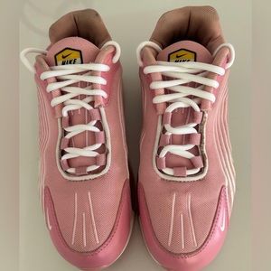 Nike Air Max 720 Woman’s Size 8